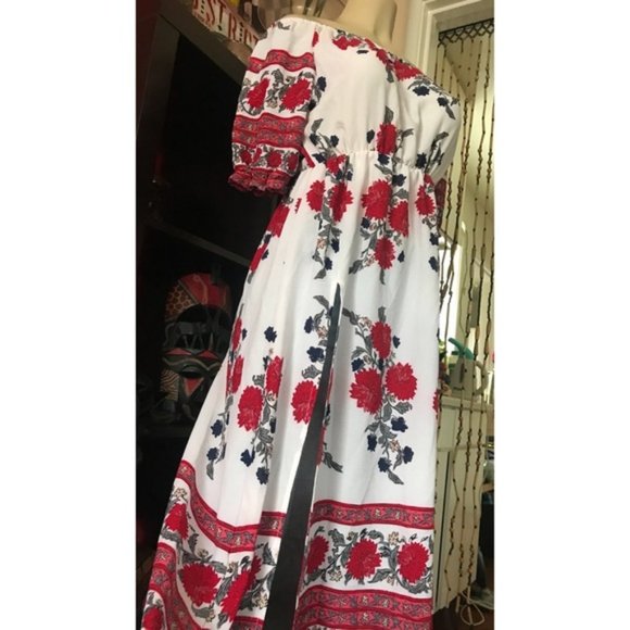 Gorgeous Off Shoulder White Dress w/ Red Flowers - Picture 6 of 8